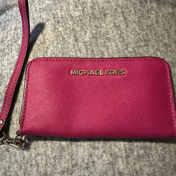 Michael Kors Handbags - Michael Kors Fuchsia Wristlet Clutch/ wallet fuchsia